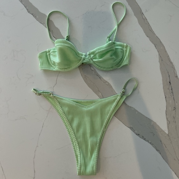 Hollister Other - XS TOP, S BOTTOMS